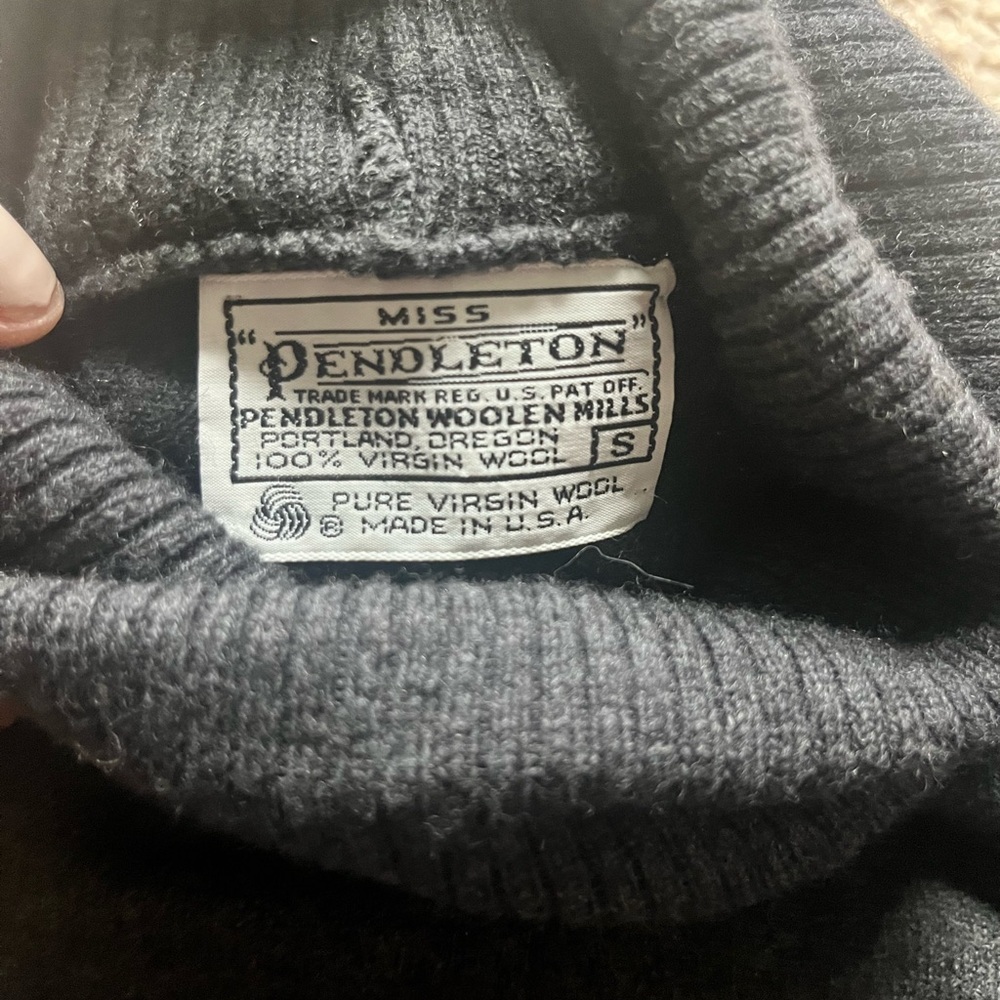 Pendleton 100% Virgin Wool Turtleneck Sweater, Si… - image 3